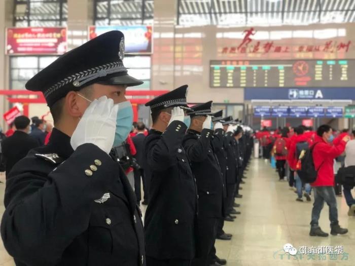 3675位逆行者回家:各地最高禮遇迎接援鄂醫護回家,感謝英雄,后會有期 3675位逆行者回家:各地最高禮遇迎接援鄂醫護回家,感謝英雄,后會有期